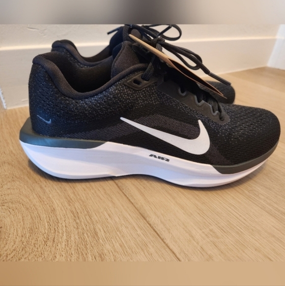 Women's Nike Air Winflo 11 - Picture 3 of 12